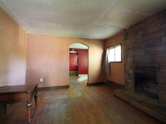 5th image of 740 Mentor Ave