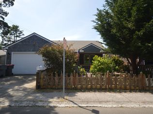 431 10th St, Seaside, OR 97138