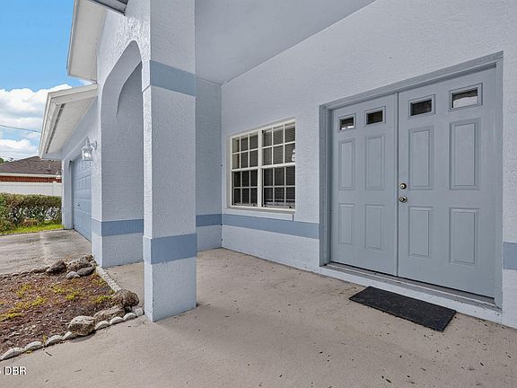 2nd image of 22 Pinelynn Ln