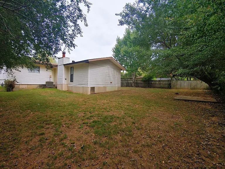 10005 Raymond Dr — Photo 22