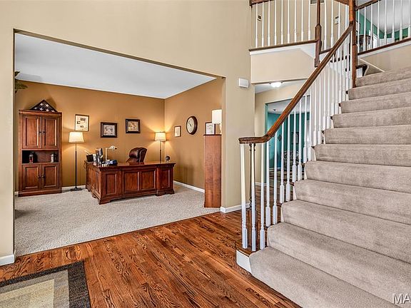 3rd image of 751 Grandview Ridge Ct