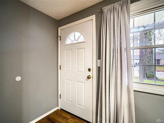 3rd image of 45 Waterford Dr