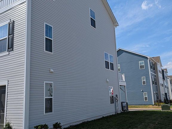 3rd image of 35 Short Branch Dr