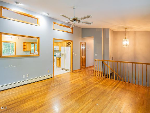3rd image of 99 Traver Road