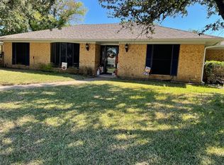 1701 Crescent Dr, Sherman, TX 75092