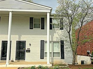 1050 Willow Brook Dr, Saint Louis, MO 63146