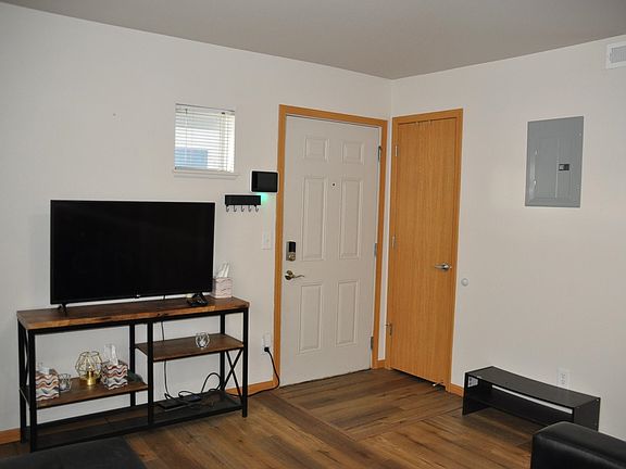 2nd image of 435 Mitchell St Unit E9