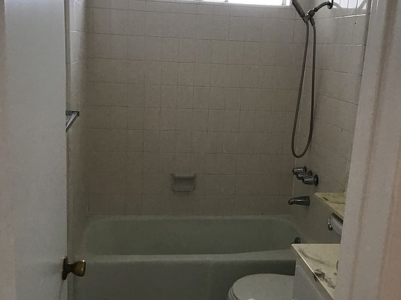 4th image of 3631 Empire Dr