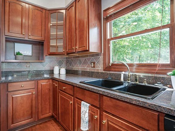 5th image of 5312 Annandale Ct
