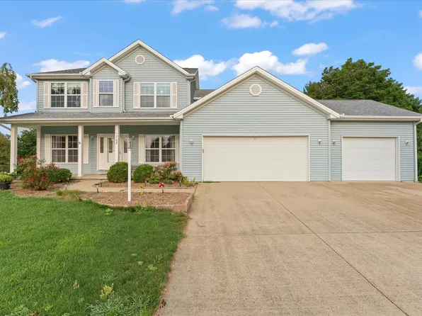 1703 Deer Run Dr, Mahomet, IL 61853