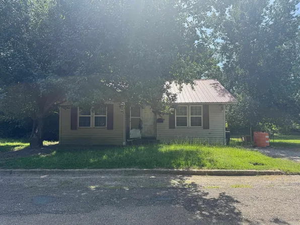 705 N 9th St, Gurdon, AR 71743