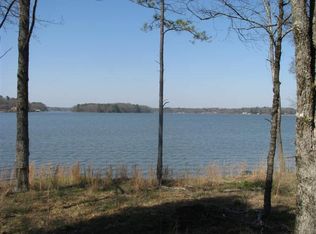 121 Gardenia Dr, Ninety Six, SC 29666