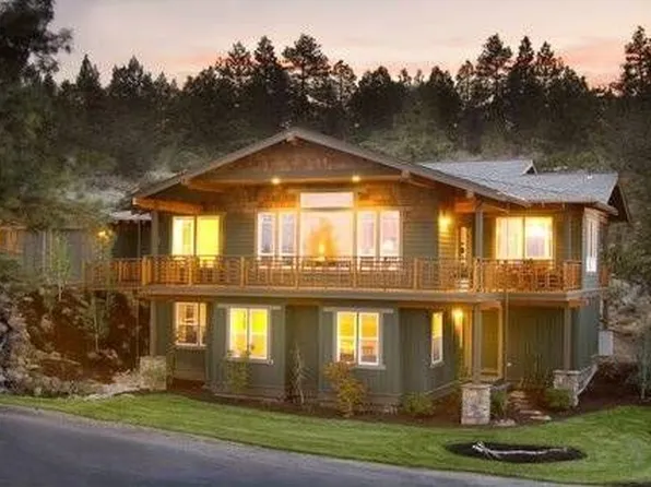 3241 NW Fairway Heights Dr, Bend, OR 97703