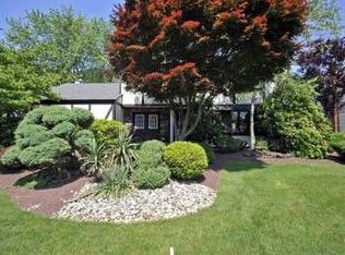 4 Trotter Pl, Marlboro, NJ 07746