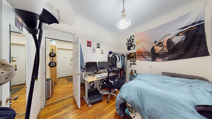 Rented by Bond New York | media 25