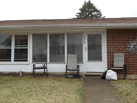 2nd image of 1246B Hamilton Court #B