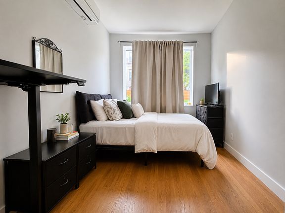 3rd image of 1477 Greene Ave APT 1B