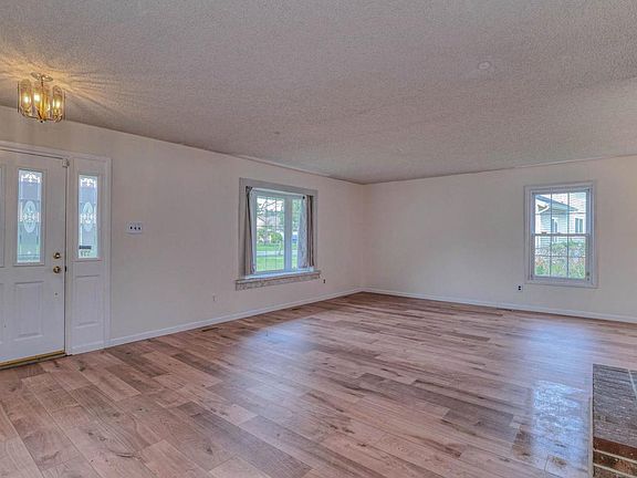 5th image of 137 Arbor Meadow Dr
