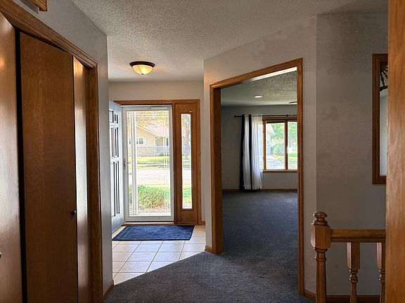 3rd image of 607 Deschepper St