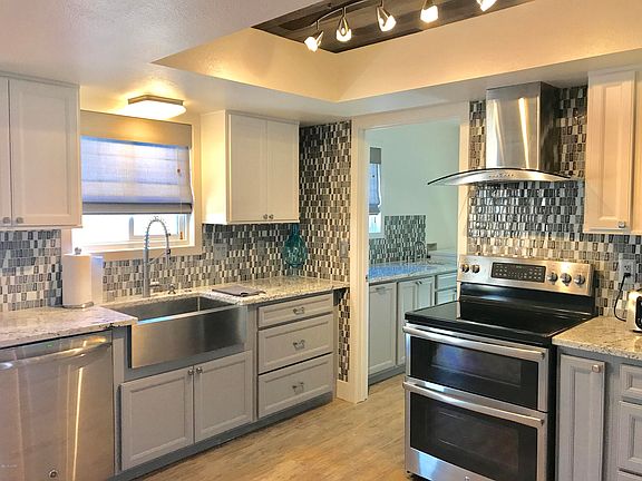 2nd image of 3667 Pelican Pl