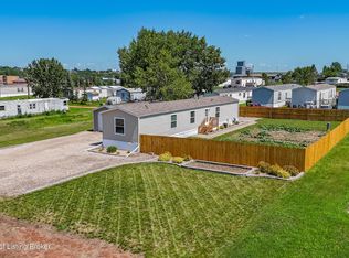 212 3rd St SW, Belfield, ND 58622