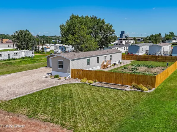 212 3rd St SW, Belfield, ND 58622