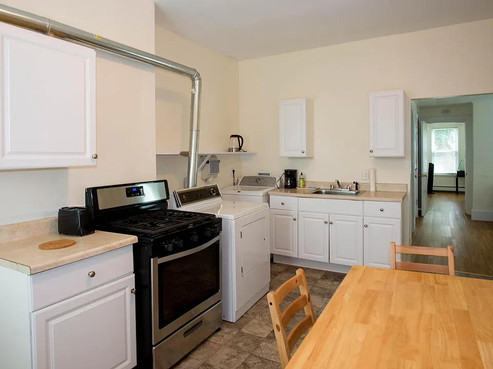 42 Everett St #1