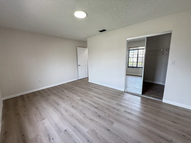 5851 Bristol Ln — Photo 7