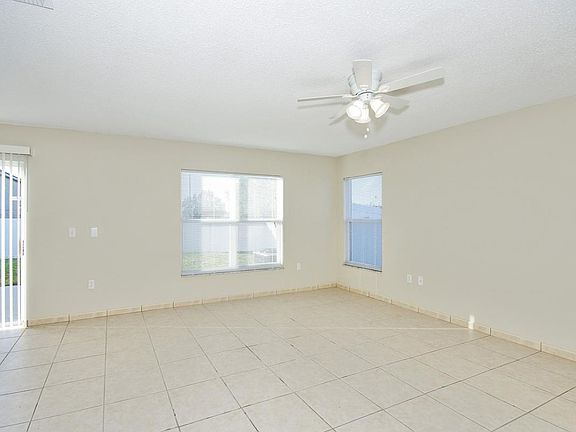 5th image of 245 Owenshire Cir