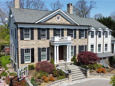 11 Seneca Road, Scarsdale, NY, 10583