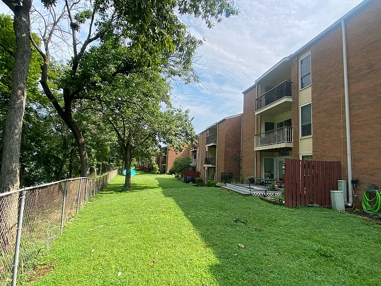 515 Basswood Ave #L-115 — Photo 13