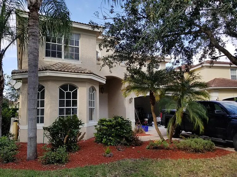 11266 Millpond Greens Dr — Photo 1