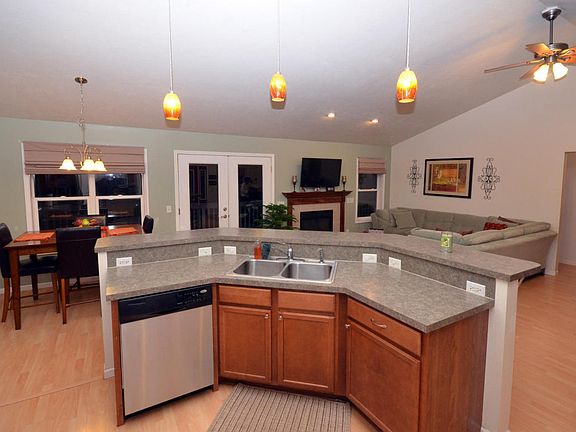 5th image of 3990 Marietta Cir