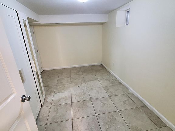 3rd image of 145 Voss Ave Floor 1