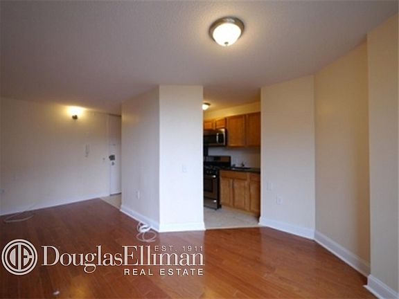 5th image of 420 E 102nd St APT 9b