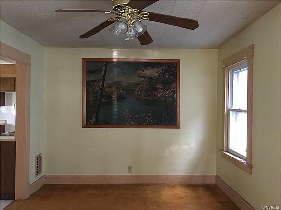 4th image of 34 Lang Ave
