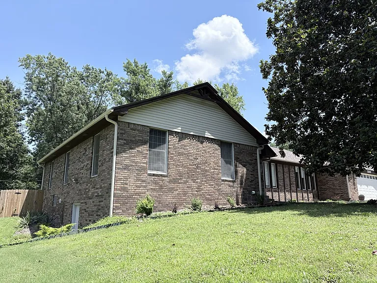 1365 W Twin Springs St — Photo 8
