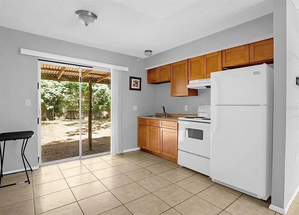 2 bed, 1.0 bath, 672 sqft, $1,395 — Photo 4