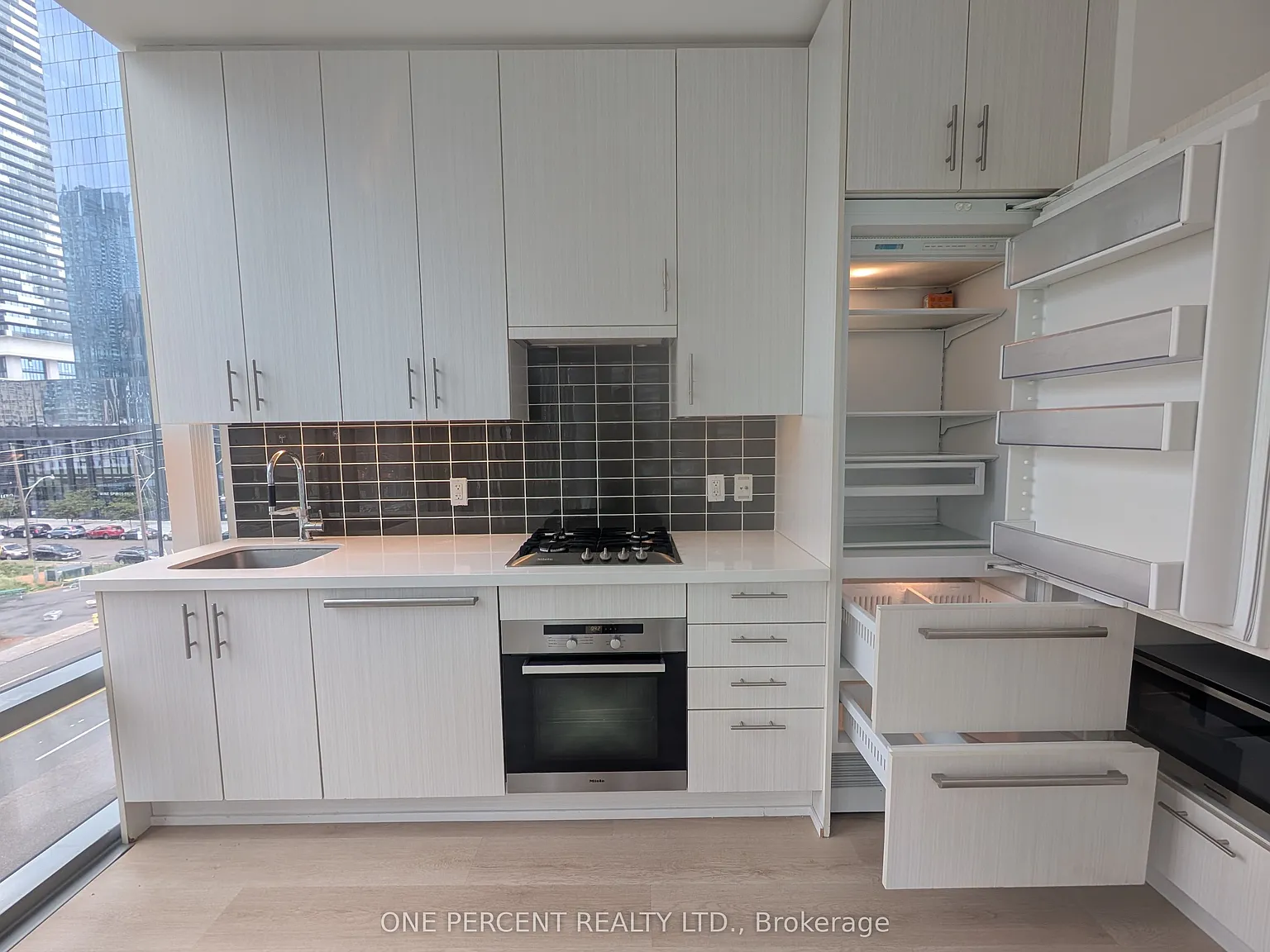 1 bed, $2,500 — Photo 4