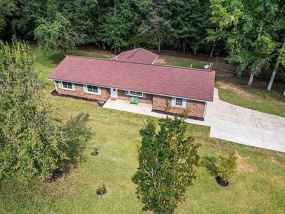 3rd image of 195 Norton Cir