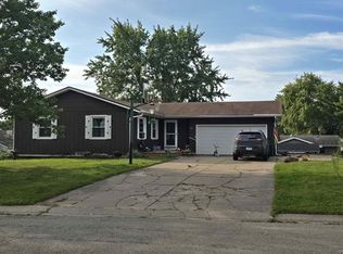 160 Maple Dr, Platteville, WI 53818