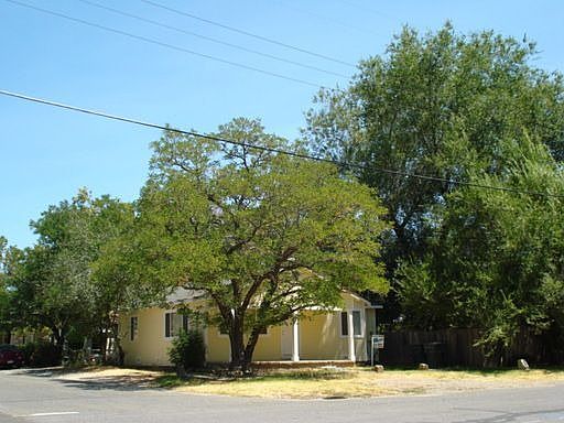 3rd image of 3905 Pine St