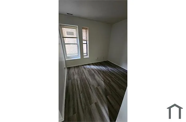 Building Photo - 1320 Academy Ave #A