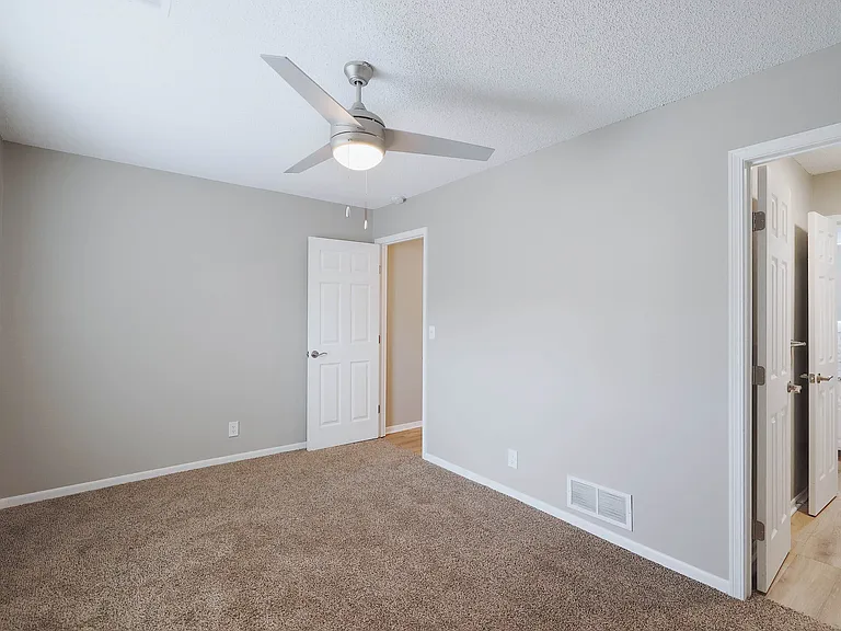 Chestnut Heights Townhomes — Photo 13