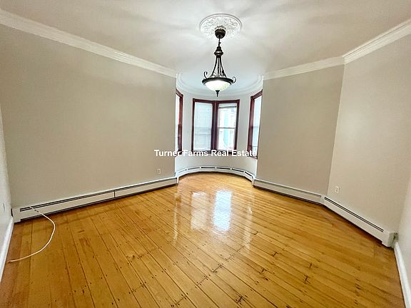 4th image of 17-19 Monmouth St #1