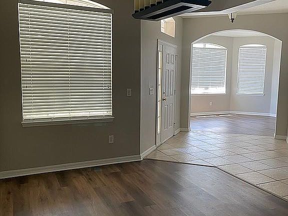 4th image of 135 Magnolia Park Trl