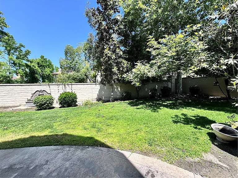 17 Pamela Way — Photo 24