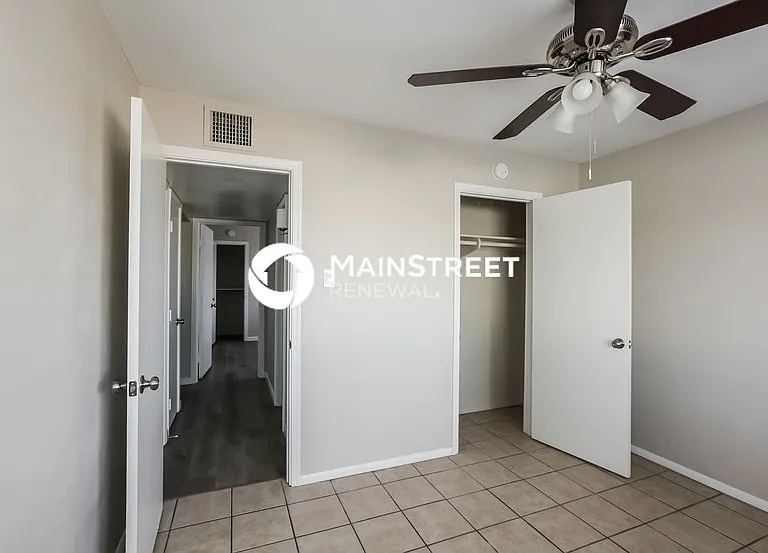 3427 W Montecito Ave — Photo 11