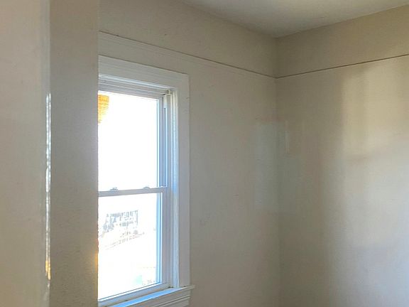 3rd image of 604 E Pennsylvania Ave