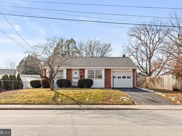 102 Charles St, Carlisle, PA 17013